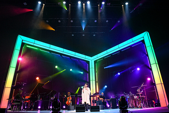 絢香の歌声と人柄に魅了された芦沢ムネトによるツアー終盤公演【イラストLIVEレポート】