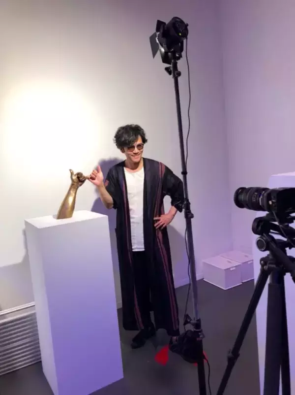 稲垣吾郎、香取慎吾のアート作品展に大感動！「香取君の夢がかなうということは、僕らNAKAMAの夢がかなうということ」