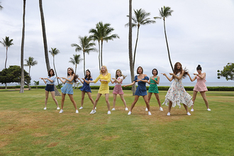 TWICE、ハワイを満喫！ 新曲「HAPPY HAPPY」“Dance Making Video In Hawaii”公開