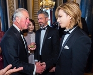 YOSHIKI、チャールズ皇太子と謁見！「今後はバッキンガム宮殿での演奏もぜひお願いしたい」