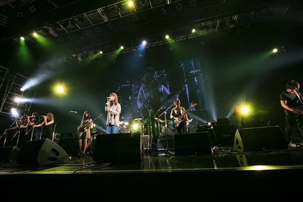 Zardトリビュートバンド Sard Underground 坂井泉水が書いた 第1稿バージョン の歌詞であのヒット曲を披露 19年8月27日 エキサイトニュース