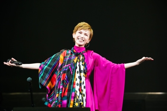 Superfly Nhk連続テレビ小説 スカーレット 主題歌 フレア Mv公開 歌詞のテーマは 炎 19年11月1日 エキサイトニュース