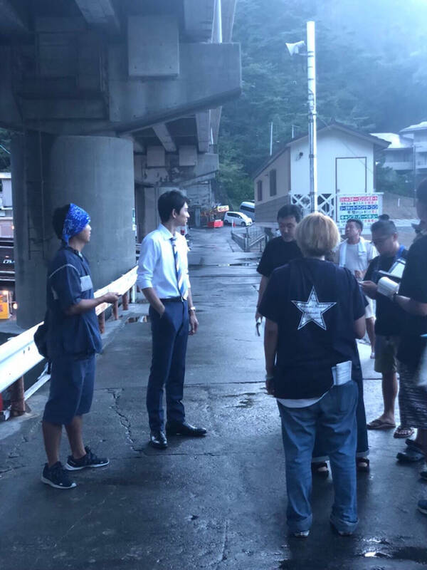 劇団exile 町田啓太 ドラマ 中学聖日記 の撮影風景写真を公開 遠くからでも啓太さん オーラがすごい 年5月26日 エキサイトニュース 劇団exile 町田啓太 ドラマ 中学聖日記 の撮影風景写真を公開 遠くからでも啓太さん オーラがすごい 年5月26日 エキサイトニュース