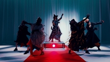 miwa、新曲「DAITAN！」MVで“妖怪ネコ娘”に扮しゾンビダンスを披露！