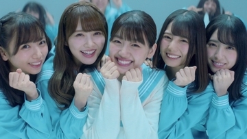 メンバーの“あざとかわいい”仕草満載！ 日向坂46、1stアルバム『ひなたざか』よりリード曲「アザトカワイイ」MV公開