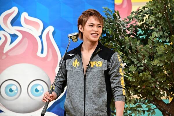 アスリートキラー Kat Tun 上田竜也 回転パター対決で女子ゴルファー上田桃子選手と対戦 年11月12日 エキサイトニュース