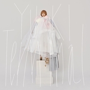 まるで着せ替え人形？ YUKI、ニューアルバム『Terminal』ジャケット写真は見事に印象が異なる2パターン