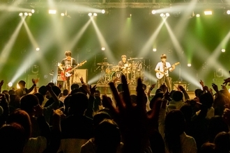 UNISON SQUARE GARDEN、『LIVE TOUR 2021「Normal」』のライブ映像を一部公開