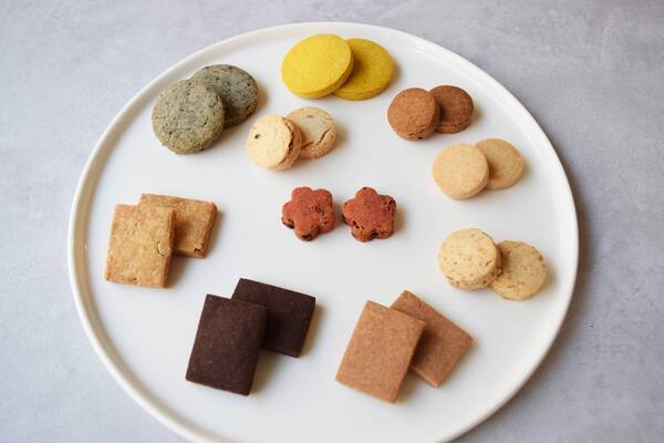 見ても楽しいヴィーガン 薬膳クッキー缶 が新登場 砂糖不使用で甘さ控えめの味わい 21年5月9日 エキサイトニュース