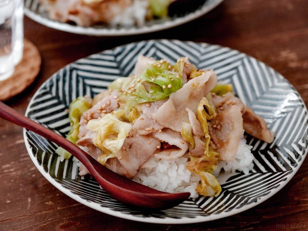 包丁要らずであと始末も簡単 豚バラと春キャベツの旨ぽん蒸しのっけ丼 21年4月19日 エキサイトニュース