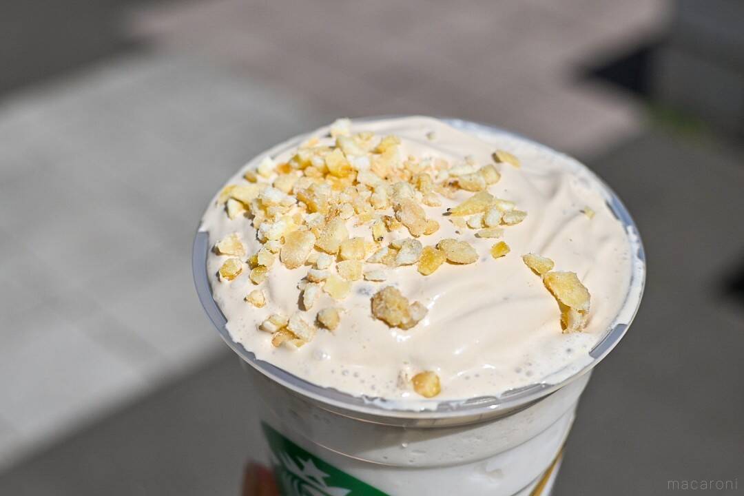 発売当日レポ スタバ新作 バナナンアーモンドミルク フラペチーノ は史上初の特製ホイップ入り 21年3月17日 エキサイトニュース 2 3