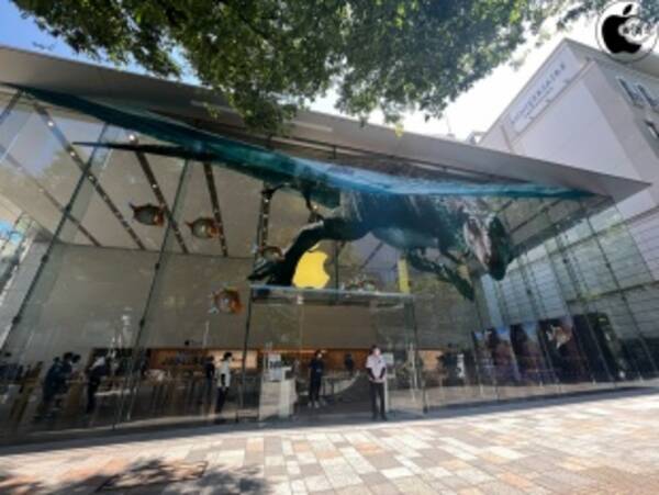 Apple表参道に巨大恐竜が出現、Apple TV+プロモーション展開