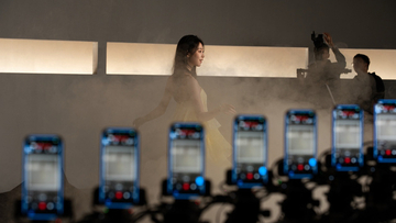 Blackmagic Design、60台のiPhone 17 Proを使用したVogue Chinaのバレットタイム動画制作事例を紹介