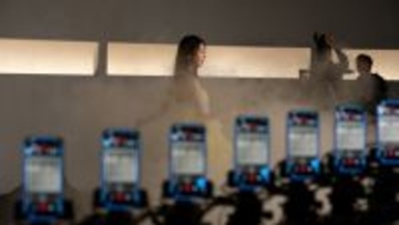 Blackmagic Design、60台のiPhone 17 Proを使用したVogue Chinaのバレットタイム動画制作事例を紹介