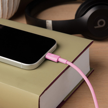 Beatsの充電アクセサリ「Beats 充電ケーブル」にピンクを追加発売