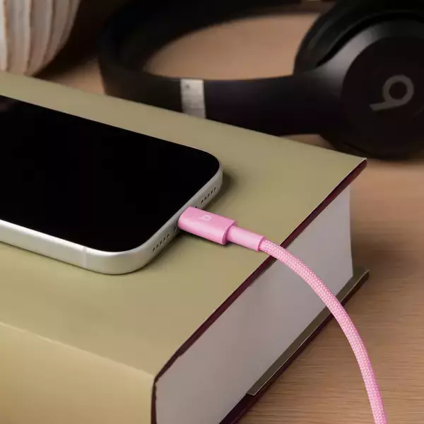 Beatsの充電アクセサリ「Beats 充電ケーブル」にピンクを追加発売