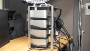 macOS 26.2：Thunderbolt 5接続した複数台Mac Studio (2025)をAIクラスタリング使用する