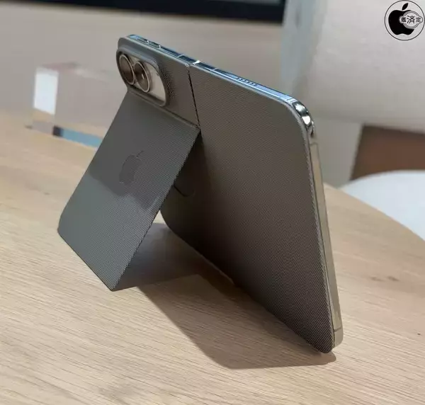 AppleのiPhone Duoケース「スタンド付きiPhone Duo Folioフォリオ」をチェック（注意点あり）
