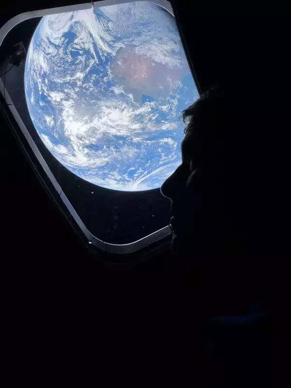 NASA、宇宙船「Artemis II」からiPhone 17 Pro Maxのフロントカメラで撮影された写真を公開