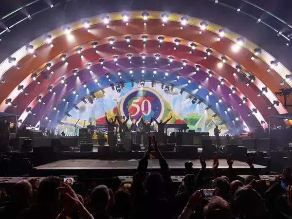 Apple、Apple Parkで創立50周年を記念イベントを開催