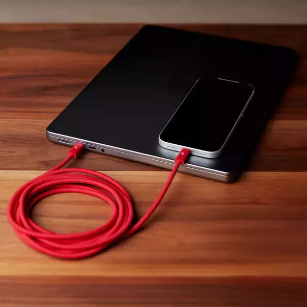 Beats、充電アクセサリ「Beats 240W USB-C - USB-C充電ケーブル（3m）」を発売開始