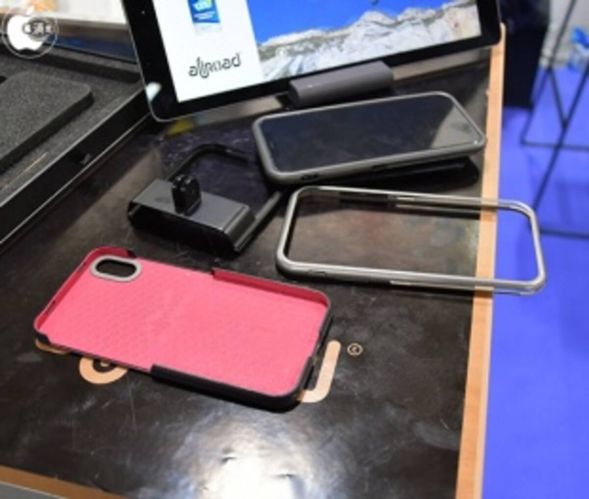 Ces19 仏allroad Mobile チタン製iphoneバンパーケース Titanium Case For Iphone X Xs Xs Max を展示 19年1月13日 エキサイトニュース