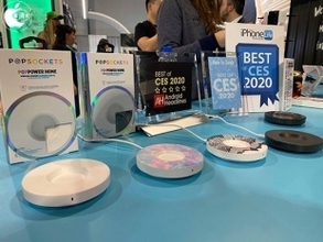 CES 2020：PopSockets、ポップグリップを装着したままQiワイヤレス充電が可能な「PopPower Home Wireless Charger」を展示