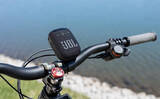 「Amazon、JBLの自転車に取り付け可能なBluetoothスピーカー「JBL Wind 3」を7,993円で販売中（クーポン適用）」の画像1