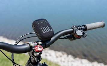 Amazon、JBLの自転車に取り付け可能なBluetoothスピーカー「JBL Wind 3」を7,993円で販売中（クーポン適用）