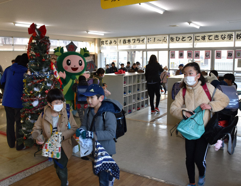 台風被害の小学校2校 自校で授業再開