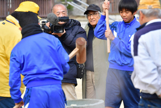 阪神大震災25年　長田舞台の映画28本目　78歳・青池憲司監督、四半世紀見守る