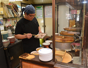 宴会自粛で「締め」も少なく…　豚骨発祥・久留米ラーメンが厳しい状況