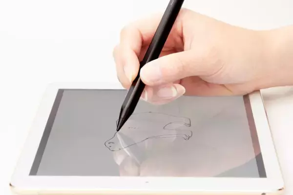 エレコムがiPad専用の充電式スタイラス「P-TPACSTAP02シリーズ」を発売