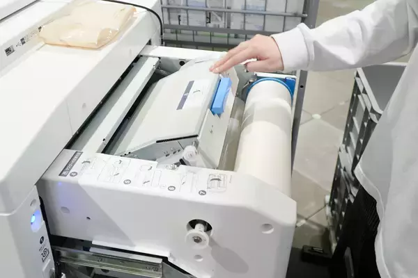 「レトロで味わい深いリソグラフ印刷で何気ない写真もアートになる「HARD COPY CLUB」を体験」の画像