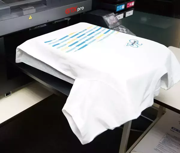 衣類に自分でプリントできるセルフサービスがキンコーズの新宿南口店でスタート
