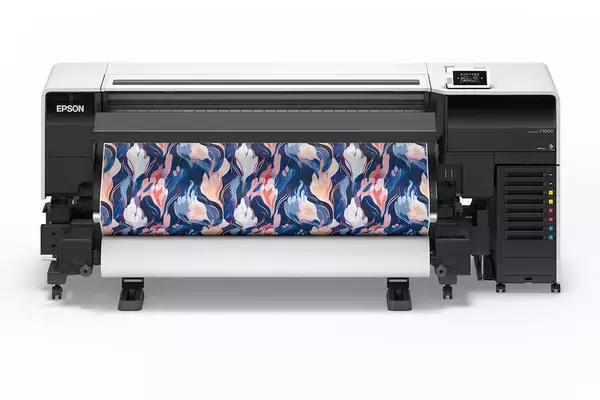 「エプソン、水性顔料12色モデル「SC-P20550L」など64インチ対応の大判プリンターの新機種を発売」の画像