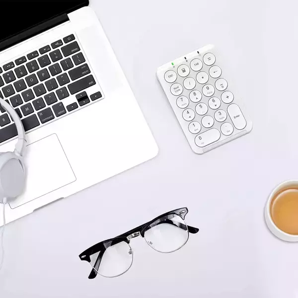 「iCleverのBluetoothテンキーが在庫処分セール実施！楽天市場で700円OFF」の画像