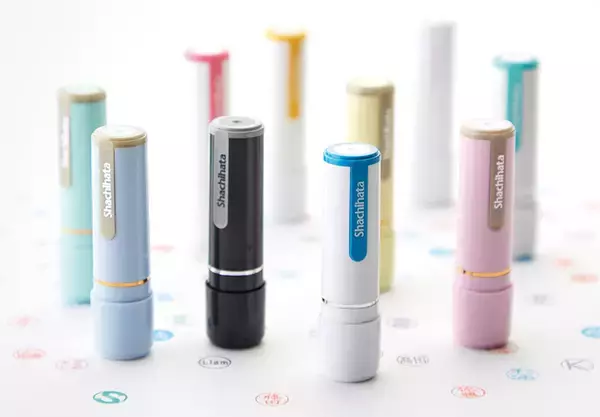オリジナルの「シヤチハタ」スタンプをネット印刷のグラフィックで作れる！モデルは90種類以上