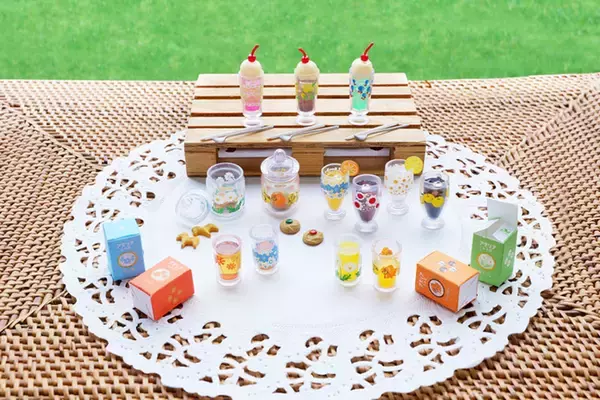 食器ブランド「アデリアレトロ」のミニチュアフィギュアが石塚硝子の監修のもとで商品化