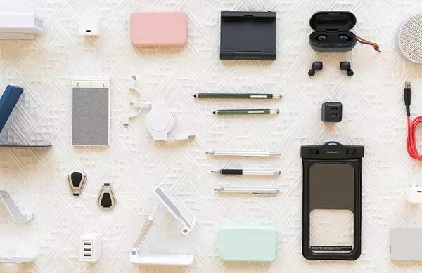 「オウルテックが同社のデジタルガジェットにロゴなどをプリントする名入れサービスを開始」の画像