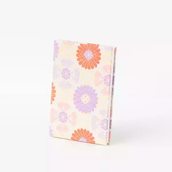 「京都にちなんだ本とその本に関連する工芸品を集めた展示販売イベント「本と工芸」」の画像