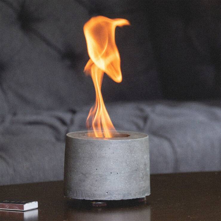 Gloture、手軽にアウトドア感覚を味わえる卓上ファイヤーピット「GeeFlame」を発売