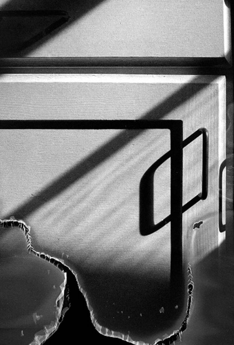 ファインペーパーと印刷技術を掛け合わせた写真展「紙の光 光のしるし」