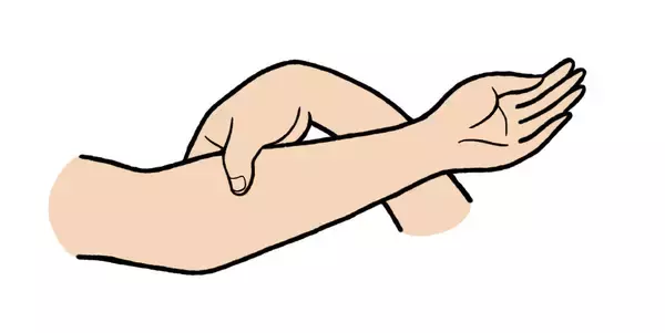 「喉の痛み＆空咳に、冬の乾燥対策！喉にいいツボ、おすすめの食材、漢方ほか」の画像