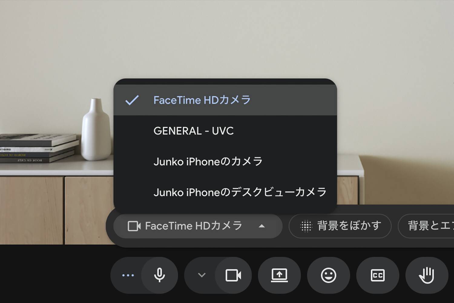 おしゃれで使える手の平サイズのミニレトロカメラ「HARU」