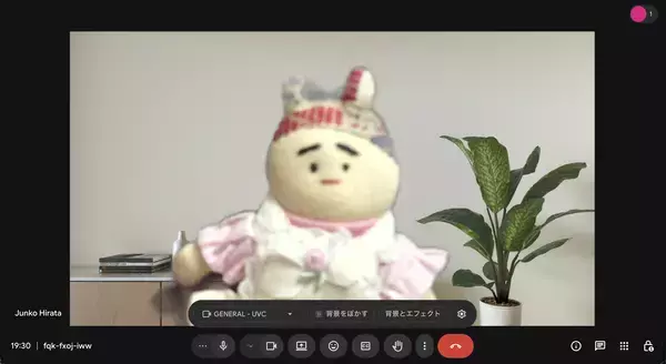 「おしゃれで使える手の平サイズのミニレトロカメラ「HARU」」の画像