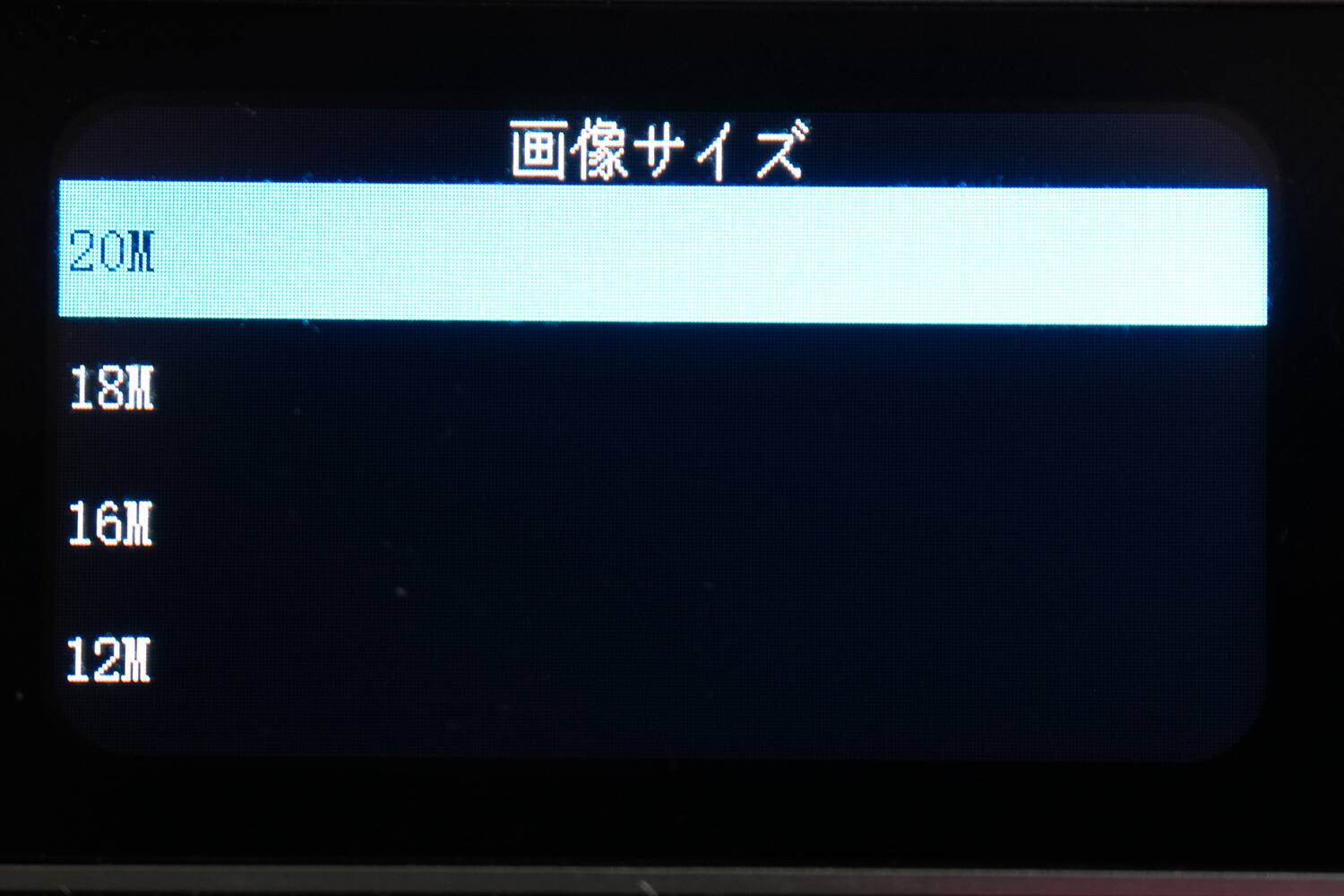 おしゃれで使える手の平サイズのミニレトロカメラ「HARU」