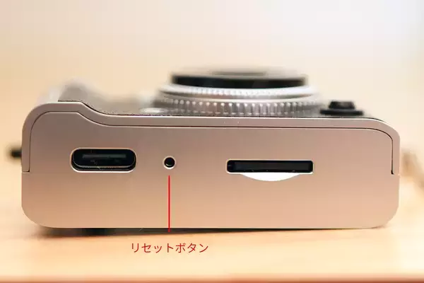 「おしゃれで使える手の平サイズのミニレトロカメラ「HARU」」の画像