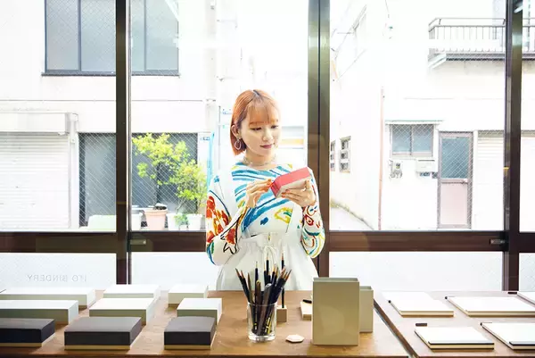 世界のクリエイターが愛用！デザイナーと職人の技が光る「ITO BINDERY」のメモパッド【佐藤詩織と巡るクリエイティブな世界 vol.1】