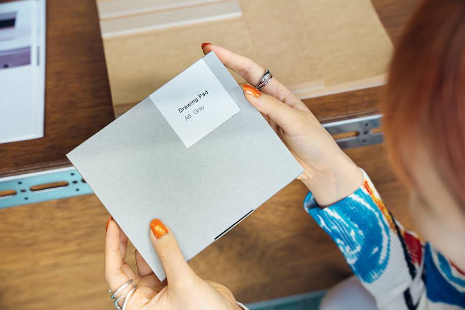 世界のクリエイターが愛用！デザイナーと職人の技が光る「ITO BINDERY」のメモパッド【佐藤詩織と巡るクリエイティブな世界 vol.1】